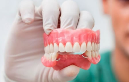 Dentadura postiza - Injerto dental | Clínica Dental Artdenta Valencia