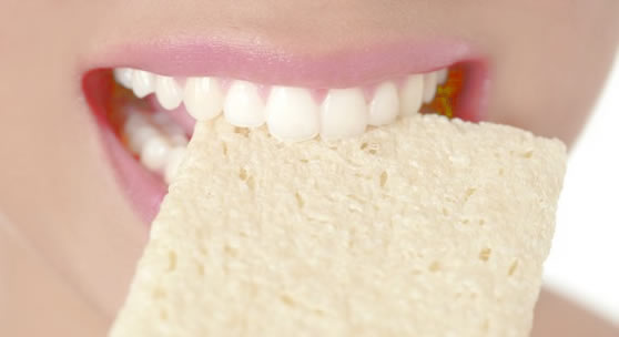 Dientes Sanos con Irrigador Dental | Clínica Dental Artdenta Valencia