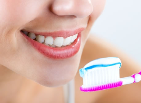 Arco Dental | Limpiando Dientes | Clínica Dental Artdenta Valencia