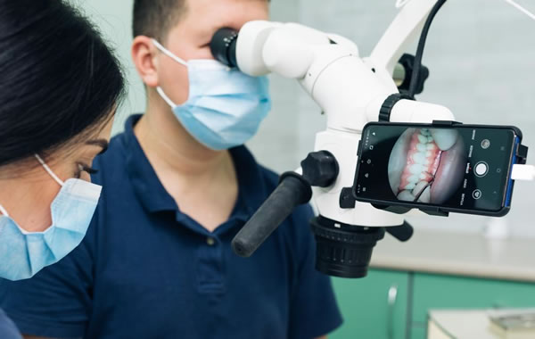 Microscopio - Laboratorio Dental | Clínica Dental Artdenta Valencia