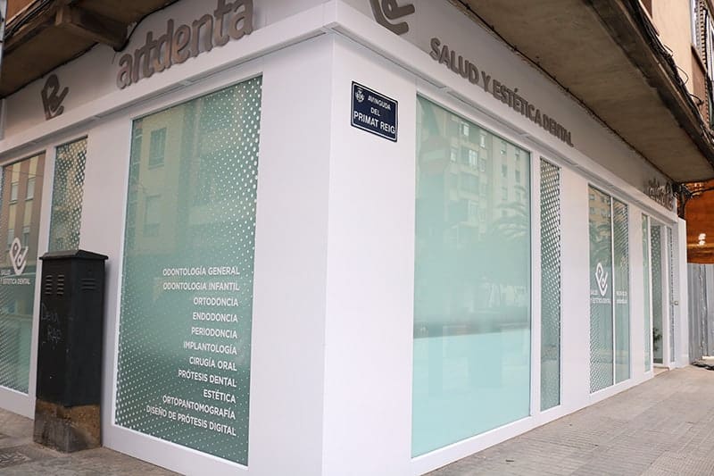 Fachada Cl&iacute;nica Dental en Valencia Benimaclet