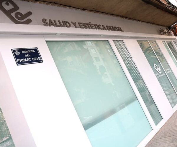Fachada 2 - Cl&iacute;nica Dental en Valencia Benimaclet