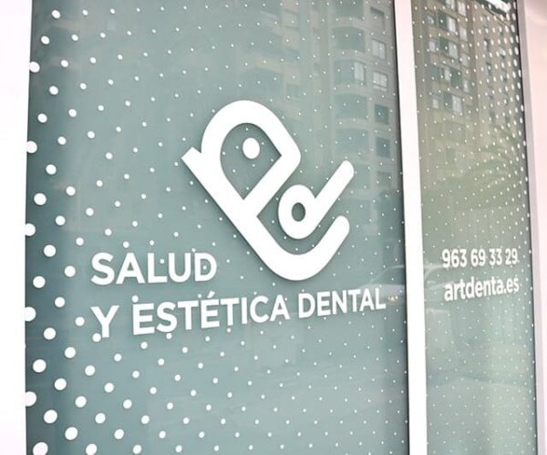 Puerta de entrada - Cl&iacute;nica Dental en Valencia Benimaclet