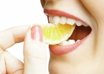 Vitamina C y encías en Encías Sangrantes | Clínica dental en Valencia | Artdenta