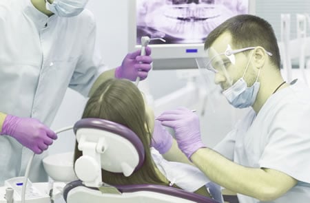 Cirujanos Maxilofaciales Implante Dental | Clínica Dental Artdenta Valencia