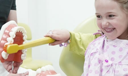 Odontopediatría Educando en Salud Dental | Clínica Dental Artdenta Valencia