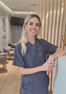 Carolina España | Odontología y experta dental| Clínica Dental Artdenta Valencia