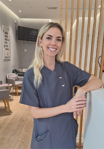 Carolina España | Odontología y experta dental| Clínica Dental Artdenta Valencia
